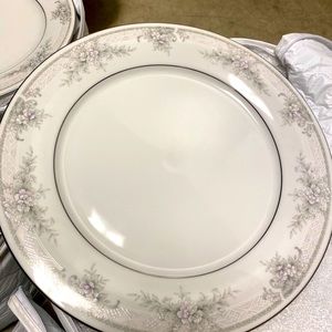 Sweet Leilani China Set